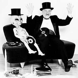 Seller of #PostPunk #NewWave #Darkwave  #Goth  #GlamRock  #Electronic  #Electro #Rock  #Synthpop #VinylRecords #Coldwave  #PostPunkRecords #TheCure #1980s #Punk