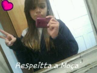 Amo Skate,Sei Andar Mais Não Sei Fazer Manobras.Gosto De Ficar Com As Minhas Amigas e Ir No Shoping.Moro No Alto Da Serra
Segue Sigo De Volta :33
