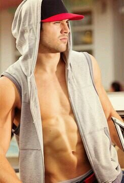 jhenni_arauj's profile picture. RYAN GUZMAN IS A SEXY