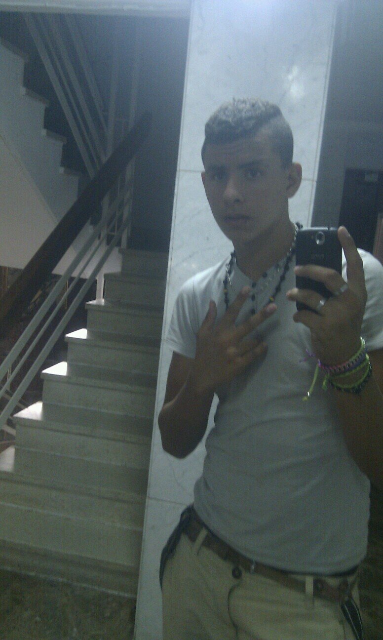 la sonrisa es mia pero el motivo eres tu!! ;)