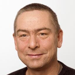Datamatiker og journalist. Bid Manager. Er her mest for at blive klogere på verden.