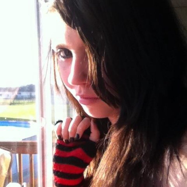 16, emo, instagram: xx_luciddreaming_xx ask.fm: rawr_immaeat_yhu kik: scenegirl1313 facebook: AllisonSummer Jones...hmu!