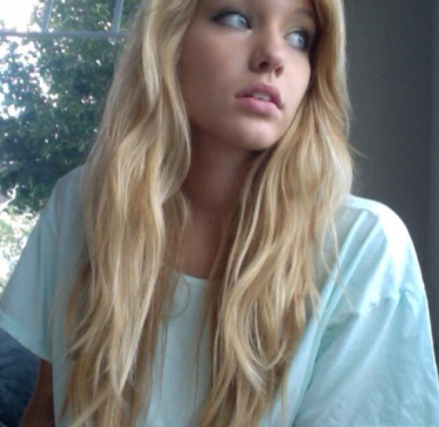 Hi im Faith. Married to: @afreakingflirt i love him to death and he loves me and i know that for sure
