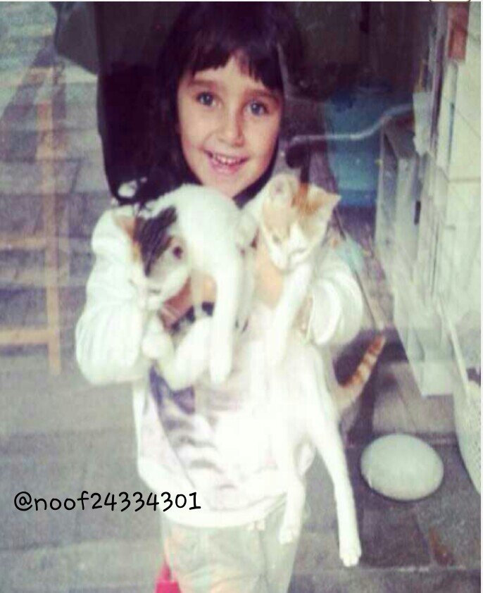 ‏‏أنا  هنا عشان وناستي فلا تنكد علي .