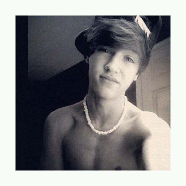 _kendall_gray_2's profile picture. {Jas=My Nerd}{Sel=My Baby Girl}{Ari=My Love}{Savvy=My Wifey}{Ky=My Cutie}{Harry=My Friend}{Aspen=My Lovely}{Madi=My Beautiful}{Demi=My Lovey}