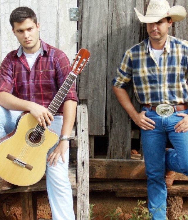 Perfil da dupla Paulo Henrique e André. Músicas de trabalho #Sistema #LindaMenina