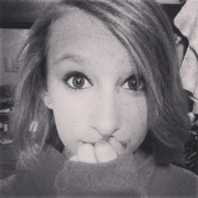 Hey i'm Chenoa(: