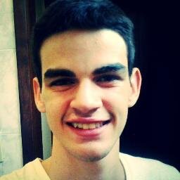Muito cuidado antes de julgar alguém. A pedra que você atira hoje, é a mesma que te faz tropeçar amanhã.