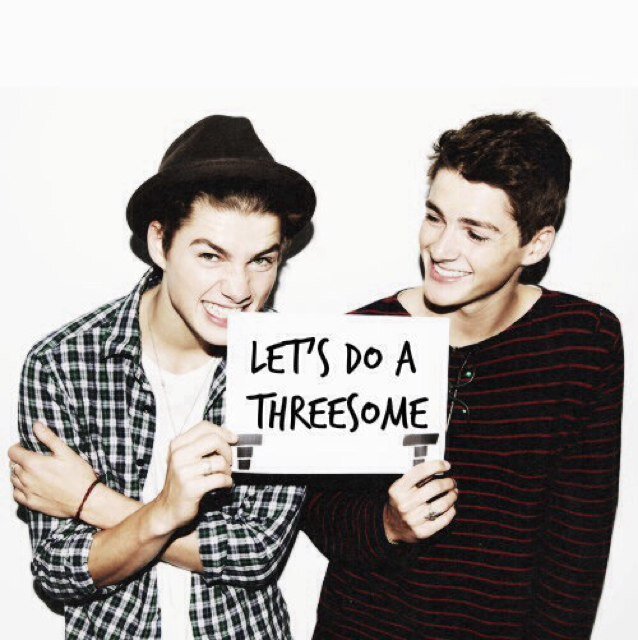 Follow @imharries please Ily