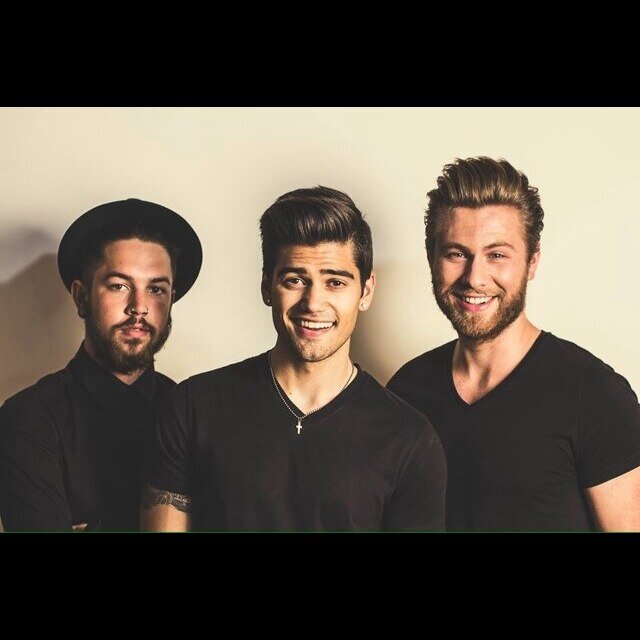 TwentyForSeven is absolutly amazing! I love them more than words can descride! Matt/4
