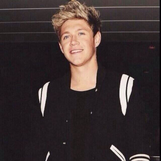 KEEP CALM AND LOVE NIALL❤❤.            I follow back☺