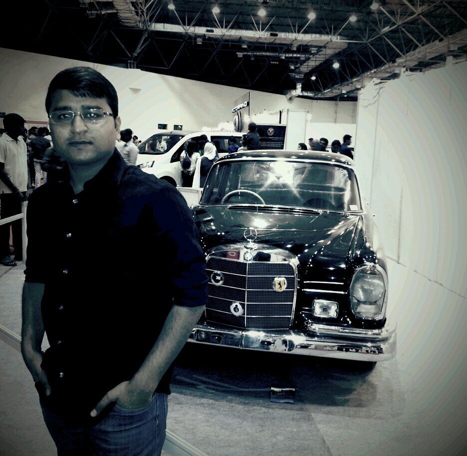 A Son, graduate, hopin 2 achieve wht ma parents dream of ....BIG foodie.Luv music,frnds company n movies..n obsessed wid a long list of sitcoms