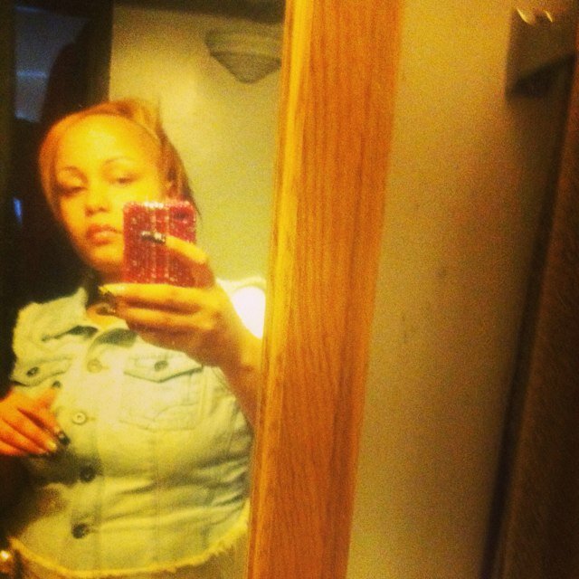 All eyez on me,Love My Haterz,Love my son,i love My Bae,Live by the gun ima die by the gun,Killing you hoes, Don't worried bout me,Don't Judge me only GOD can.