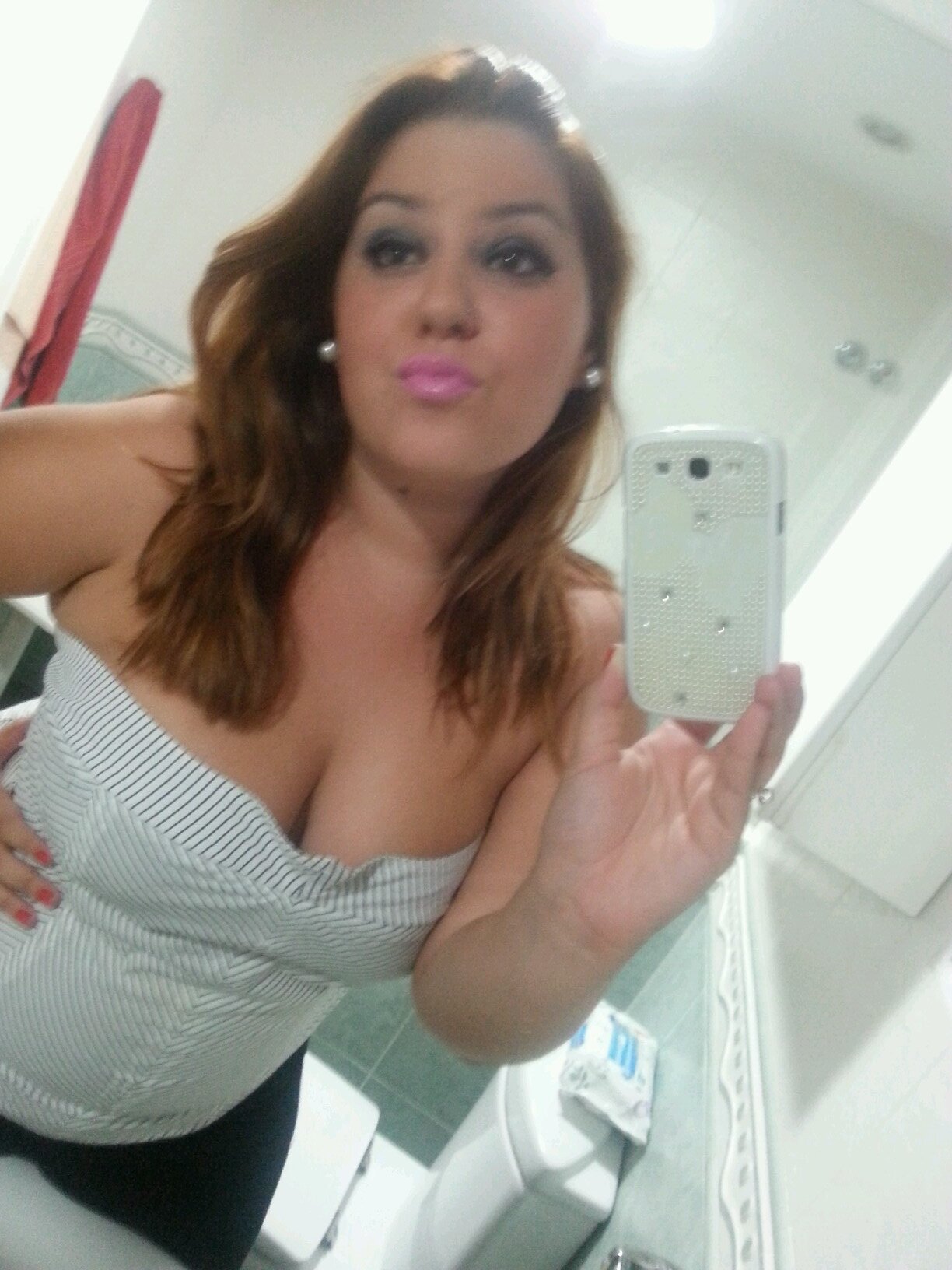 Estilista 💅
Maquilladora 💄
Anilladora 💉💍
