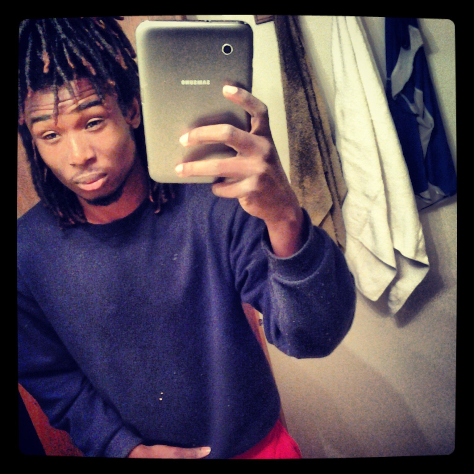 GO FOLLOW ME ON IG @AINT_U_X     !!!!!!!FOLLOW ME  I FOLLOW BACK :) #TEAMCANCER #TEAM2NASTY #TEAMIDGAF #TEAMDREADHEAD #TEAMINKUP