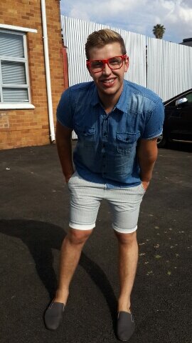 wade2705's profile picture. Only social network I use, so if you want to speak to me call 0763035729