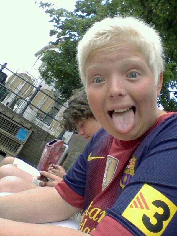 Schaap - FCR - Praktijkschool De Rijn LWO ft. @PIETERFCR @nickremmelzwaal - Happy - Single - Fifa - JUMPSTYLE eehm nee - Yeah @PIETERFCR