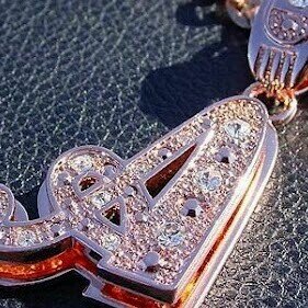 zzlovelook's profile picture. 