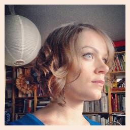 Fondatrice du Nez Bavard et de l'Olfactorama, blogueuse sur https://t.co/qaL7RPFNS4 Passionnée d'#odeurs et de #parfum