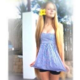 Am a girl who luvs her life!! i luv beauty!! luv making frenzz world wide!!
