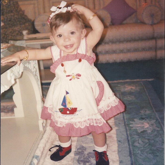 They call me Snow White, Dentistry made me An Ambidextrous, #Hejazi, a child in an adult’s body, #Foodislife 💜👌🏻