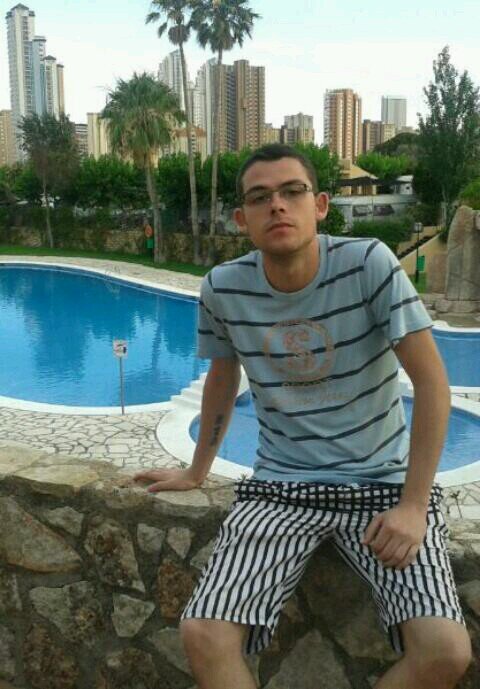 sergio_manest's profile picture. tu eres el k decide si vale la pena o no, no lo olvides