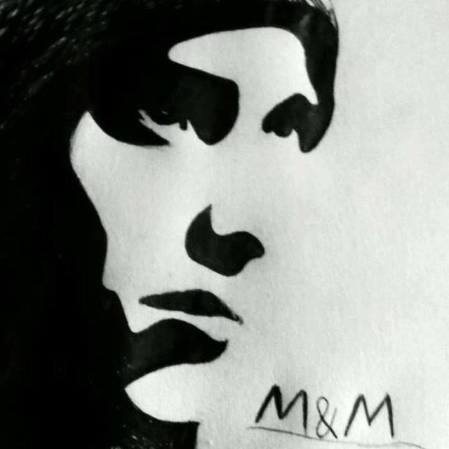 ici pour découvrir d’autres univers et discuter avec d’autres personnes femmes transgenre travesties au plaisir d’en discuter en dm