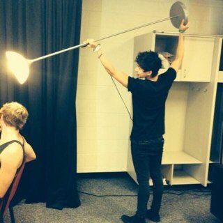 I just gave you a heart attack aand a free follow ;) Follow @Nxcturniall for AUTOFOLLOWERS and a DM TO CALUM:)