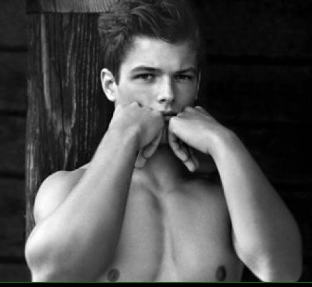 19yo. #FollowBack100%