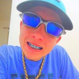 -  Naum sou o certo, naum sou o errado, sou apenas um mlke q sonha muito alto *-*