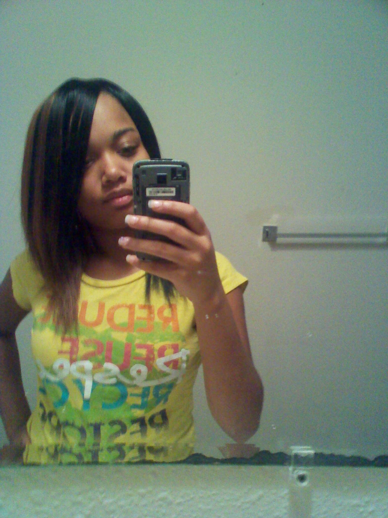 Live&Love... Alsoo ... Hit Maa Follow Button Cuss Thss Boss Followss Bacc ;)


(10.17.12)