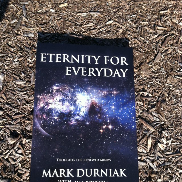 Daily meditations. A glimpse into the heavenly realm. Authors: Mark Durniak and Jim Bryson