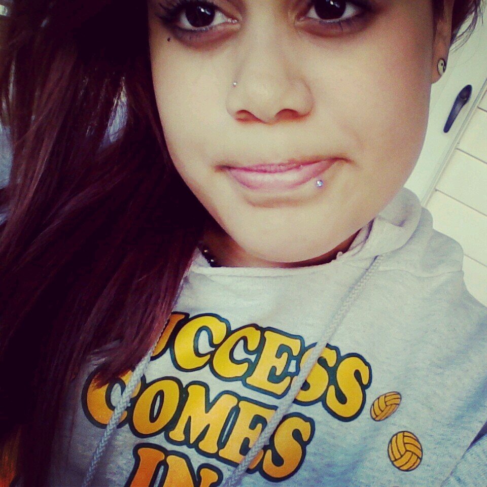follow me on instagram @lover2390  15 live im ohio Cleveland ♥♡♥I have a boyfriend ^.* im home schooled.