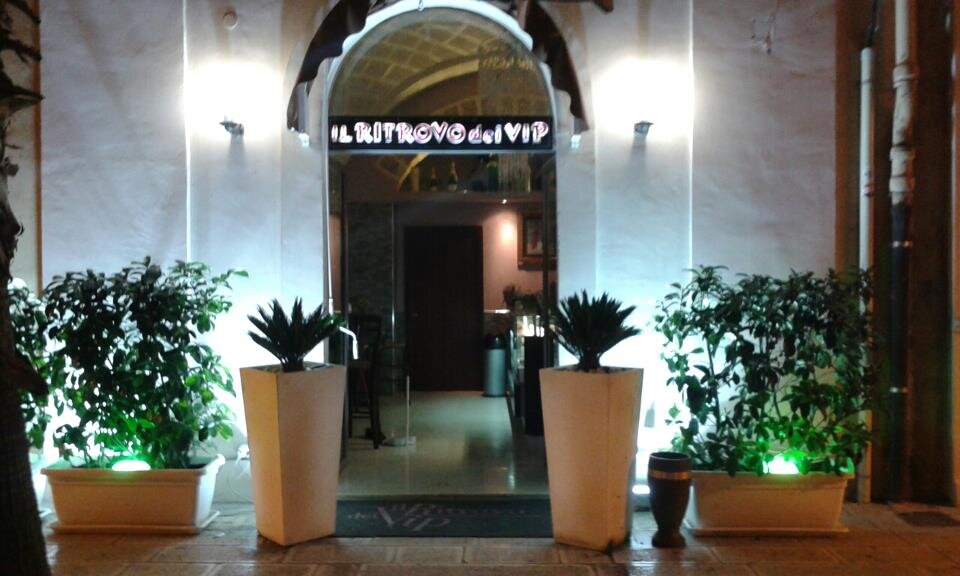 Il Ritrovo Dei Vip Ilritrovodeivip Twitter