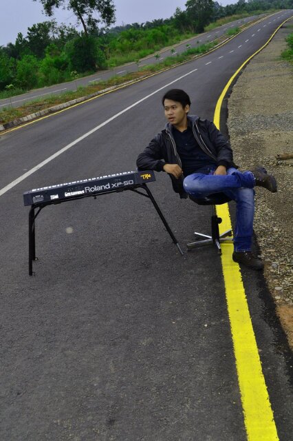 Muslim| @Delamutiara| Keyboardist/song Writer @Tifa_Official. Boking contact TIFA: 08972227779