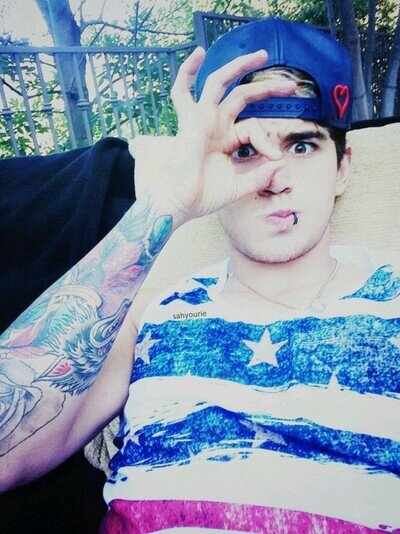 AdamSaenzHA's profile picture. 20/single/ pizza tattoos and music thats how I roll