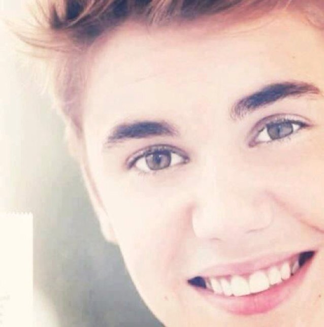 JUSTIN BIEBER IS MY EVERYTHING AND I'M SO PROUD WITH HIM. I ALWAYS SHARE JUSTIN BIEBER'S PHOTOS