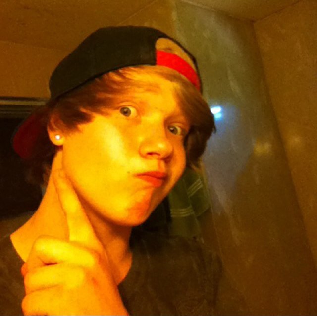 Zachariah_neil's profile picture. 