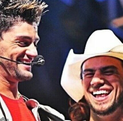 Amor incondicional, simplesmente um amor que brotou com uma simples música que escutei... AMO VOCÊS a dupla mais doce do do BRASIL