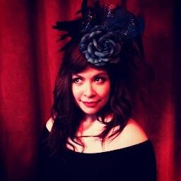 Actor & producer/host of live show/#podcast, Fireside Mystery Theatre @firesidemystery. Lover of history, classics, weirdos & shadows. Instagram: alissilva