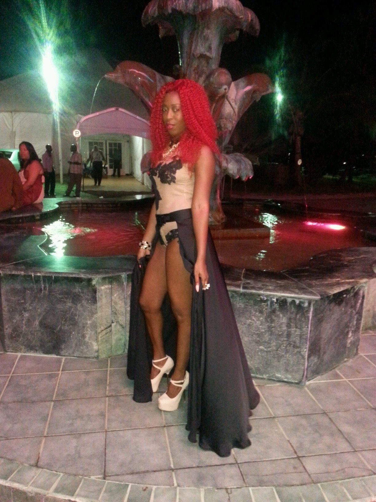 I'M A UPCOMING MODEL LOOKING FOR A RELIABLE AGENCY