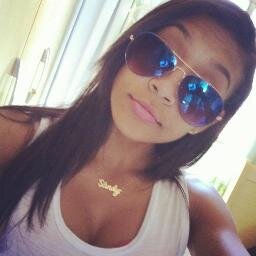 Não brigue, não discuta. Pessoas invejosas você derruba com um sorriso.