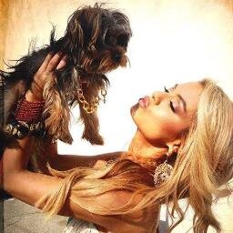 12 yaşıma geldiğimde sihirli güçlerime kavuşacağım düşüncesiyle 26'sına basan biriyim ben.. saksı değilim