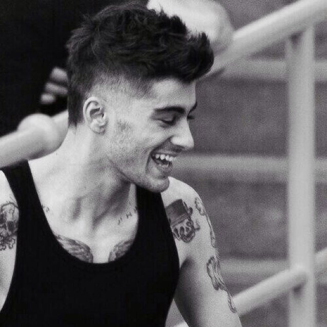 zayn loves you with all his heart(: stay strong beautiful and never give up xx
- @maliksidiot x
