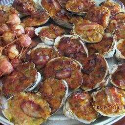 Food how YOU want it, where YOU want it! Cahill Catering is committed to providing an excelling catering experience from tailgates to weddings, we do it all!
