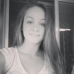 Hey my name is Lenka .I'm from Slovakia.I am BELIEBER!Follow me,and I will follow you back.
