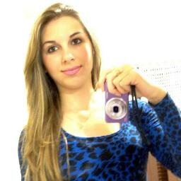 ''Maquiagem bem feita, um cabelo bem arrumado e o coração remendado. Ótimo, ninguém vai suspeitar. ''                   https://t.co/oSFf3huYJD