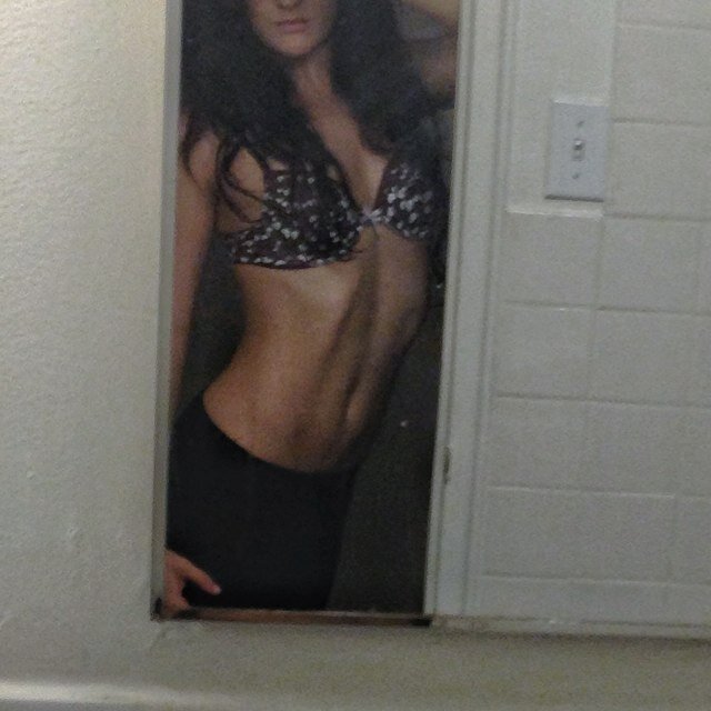 forever_skinny1's profile picture. Make the best version of yourself! Eat clean, train mean. #fitfam *avi is me*