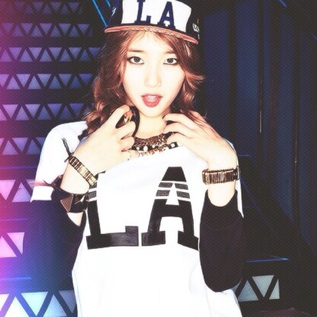 ❣-[ @Sakura_RP]❣ Hi, i'm  Suzy. I'm a girl who likes people, and i'm not all innocent. And I don't know what the fuck i'm doing.