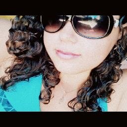 Sou gentil,sincera,amiga e amo muito a minha diva @DulceMaria. 
http://t.co/QAngun1ddg